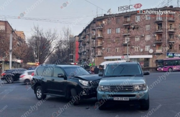 Служебная машина секретаря Совбеза Армении попала в аварию